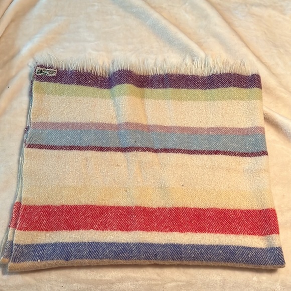 Vintage Other - Vintage Irish Cottage Industries small 100% wool throw 43”X 38” multicoloured